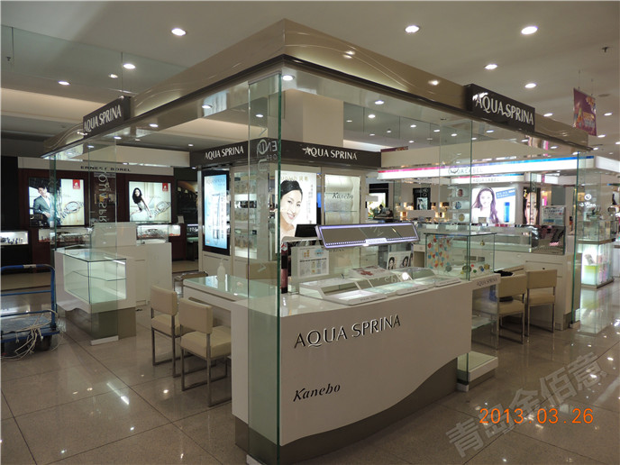 AQUA&nbsp;SPRINA化妝品展柜