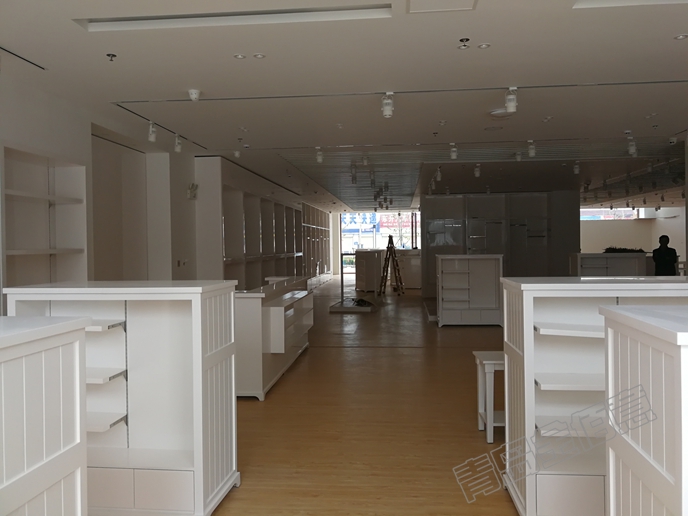 孕嬰幼兒用品展柜