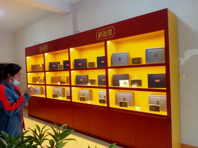 橋參堂海參烤漆展柜